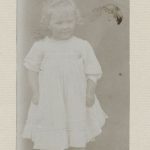 Czarno-białe zdjęcie Marie Baum w dzieciństwie
